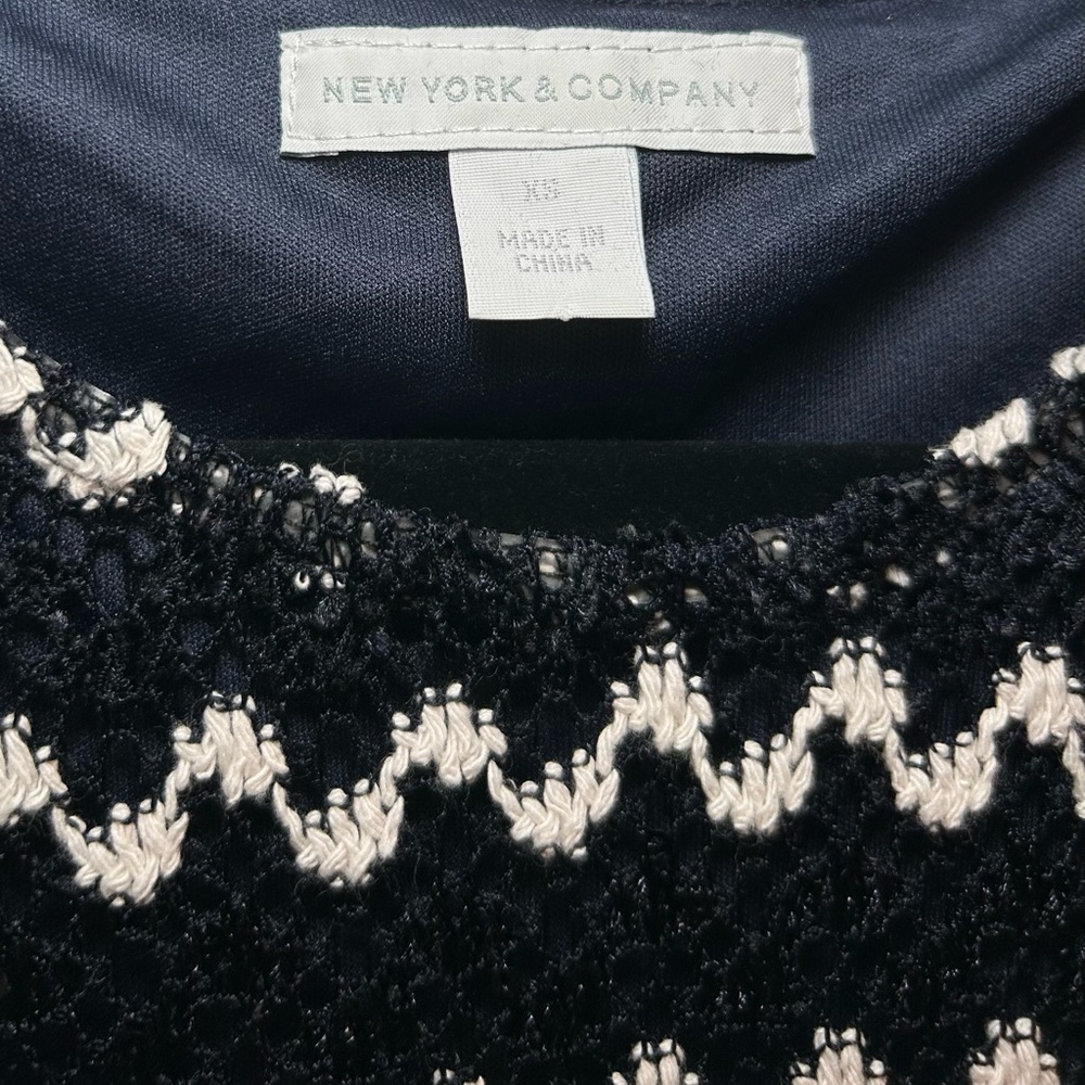 New York & Company Sleeveless Crochet Fit & Flare Dress- Navy/ White Size XS - Picture 5 of 6